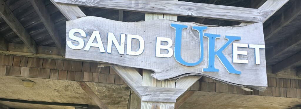 SandbUKet * Oceanside* Dog Friendly* Heart of KDH