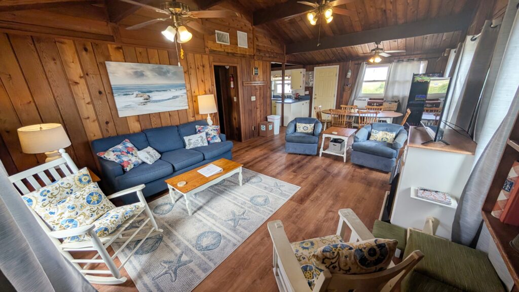 Seahorse -UPSTAIRS UNIT Ocean Views, Beachside