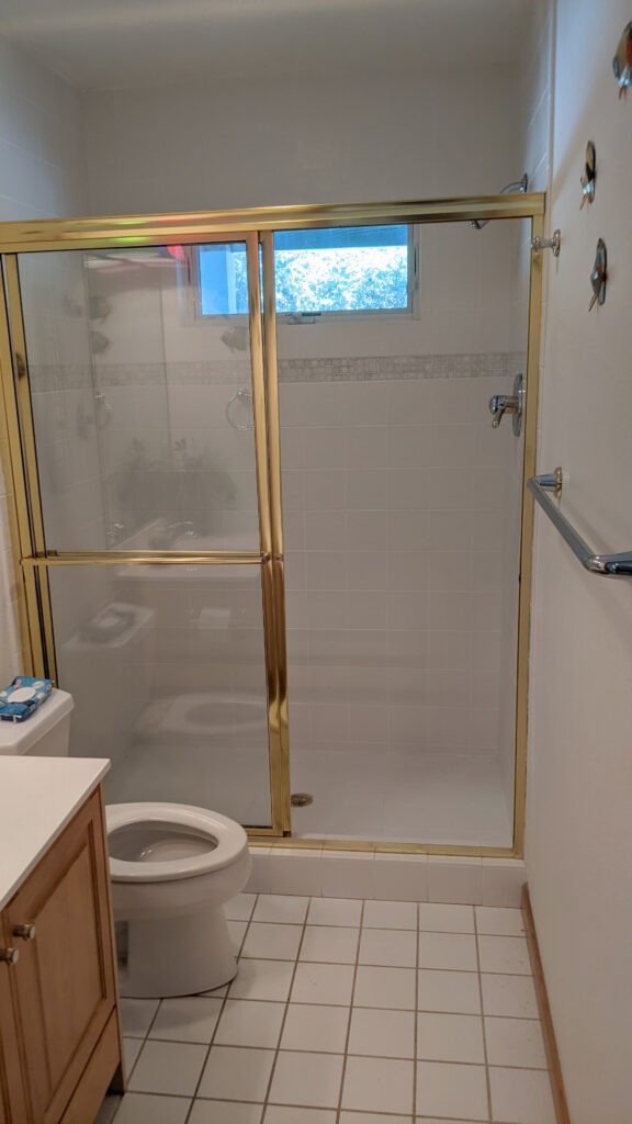 Pool & Hot Tub, 5 Minute Walk to The Beach, & 4 Master Bedrooms!