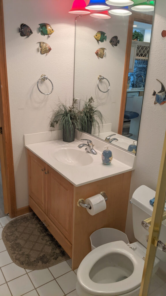 Pool & Hot Tub, 5 Minute Walk to The Beach, & 4 Master Bedrooms!